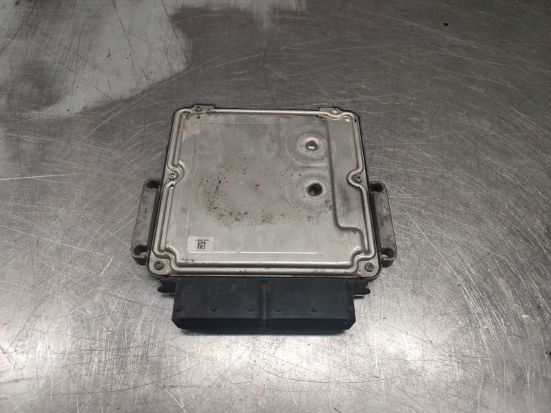 Recambio de centralita motor uce para iveco daily vi furgoneta 33s12, 35s12, 35c12 referencia OEM IAM 0281032557  