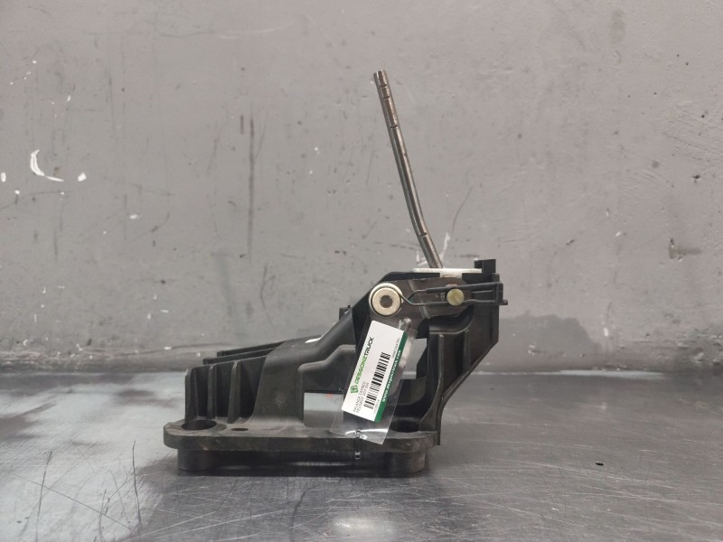 Recambio de palanca cambio para peugeot 207 sw confort referencia OEM IAM 9686264780  