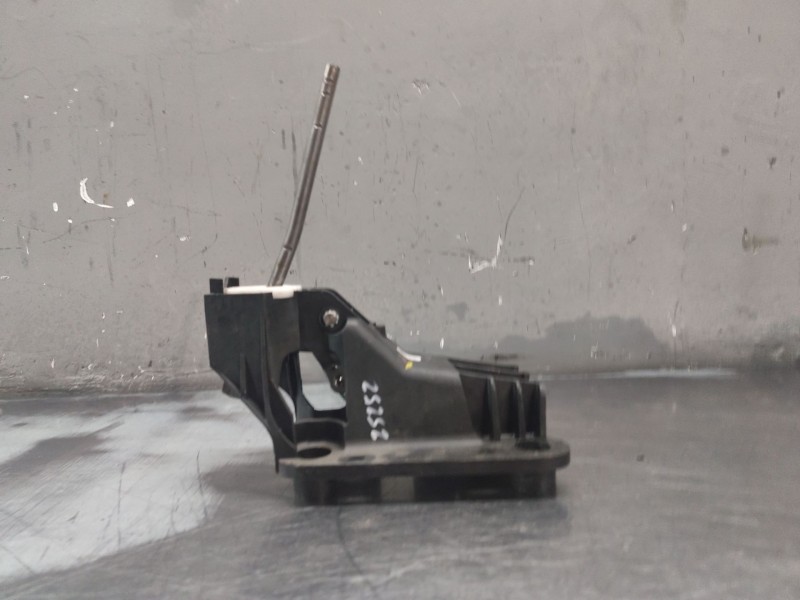 Recambio de palanca cambio para peugeot 207 sw confort referencia OEM IAM 9686264780  