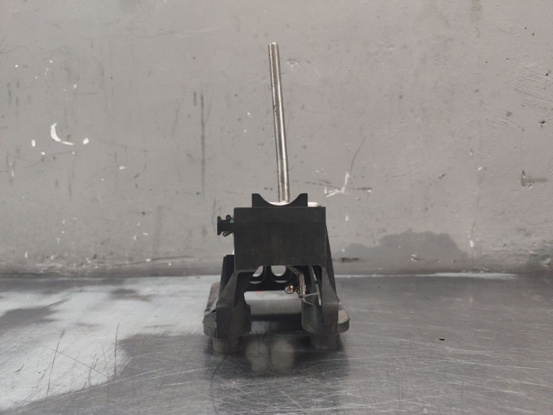 Recambio de palanca cambio para peugeot 207 sw confort referencia OEM IAM 9686264780  