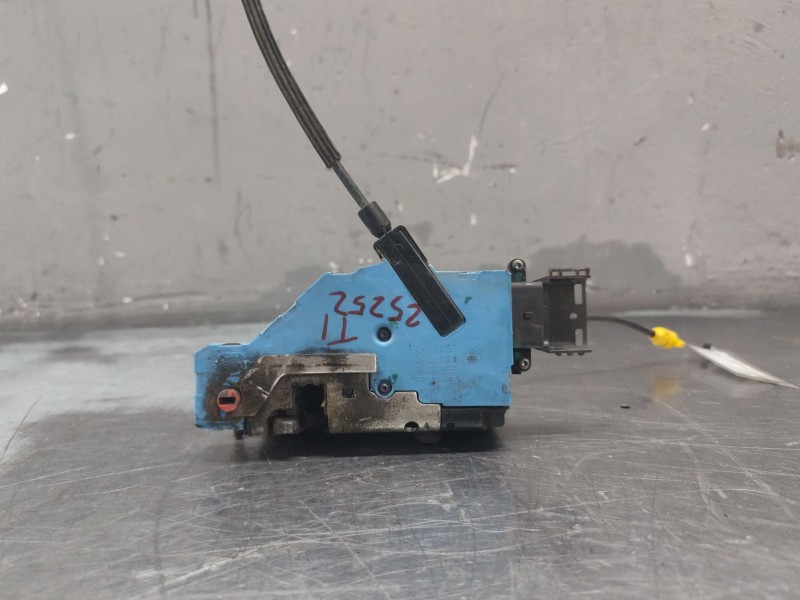 Recambio de cerradura puerta trasera izquierda para peugeot 207 sw confort referencia OEM IAM 24087816 24091816 