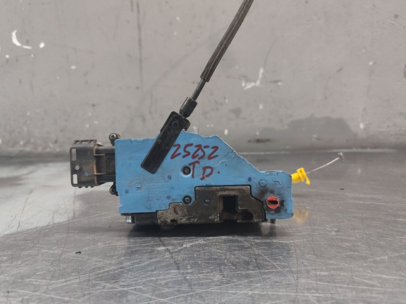 Recambio de cerradura puerta trasera derecha para peugeot 207 sw confort referencia OEM IAM 24097816 25095816 