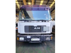 man f 2000 19.xxx del año 2005