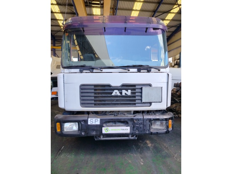 man f 2000 19.xxx del año 2005