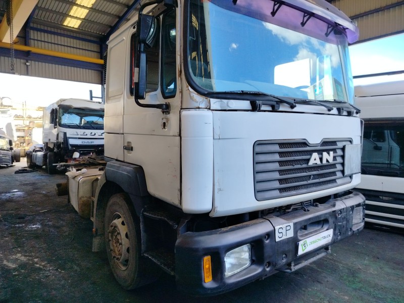 man f 2000 19.xxx del año 2005