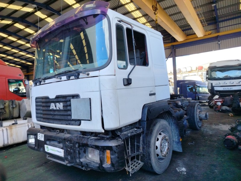 man f 2000 19.xxx del año 2005