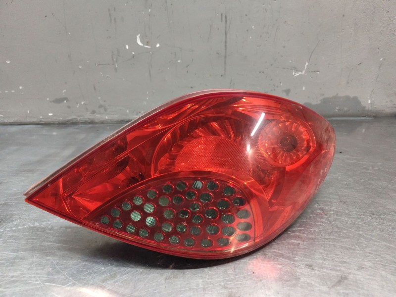 Recambio de piloto trasero derecho para peugeot 207 xs pack referencia OEM IAM   
