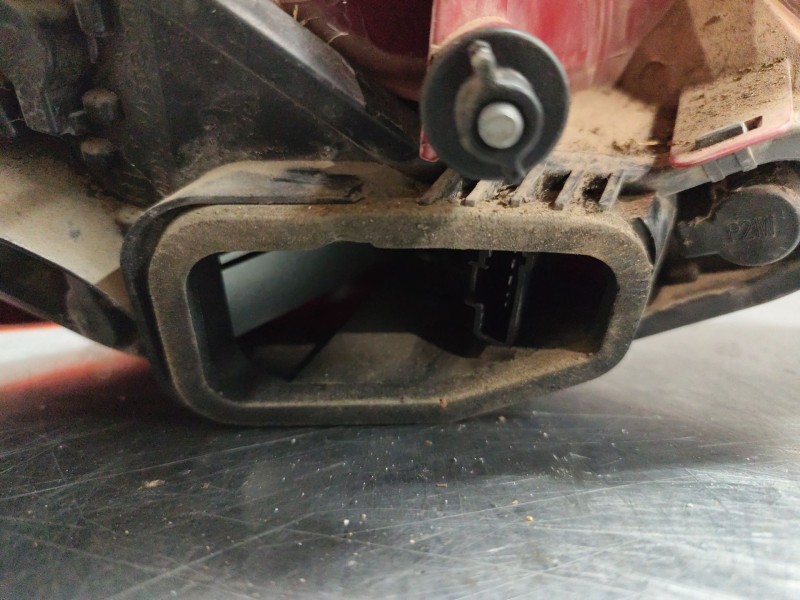 Recambio de piloto trasero derecho para peugeot 207 xs pack referencia OEM IAM   