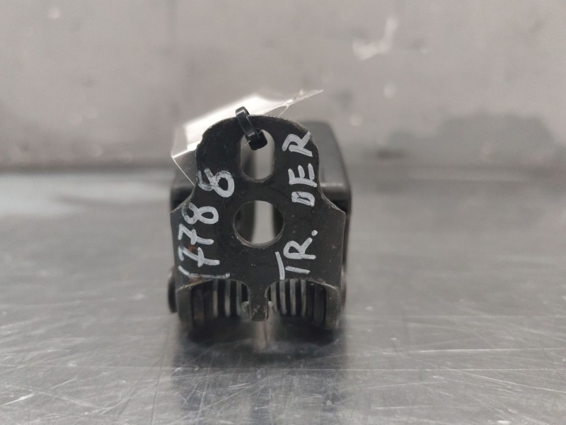 Recambio de enganche de cinturon trasero central para ford focus berlina (cap) ambiente (d) referencia OEM IAM  DERECHO 