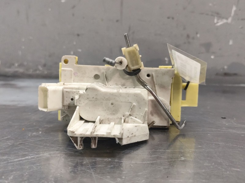 Recambio de cerradura puerta trasera derecha para ford focus turnier (cak) ghia referencia OEM IAM 4057985  