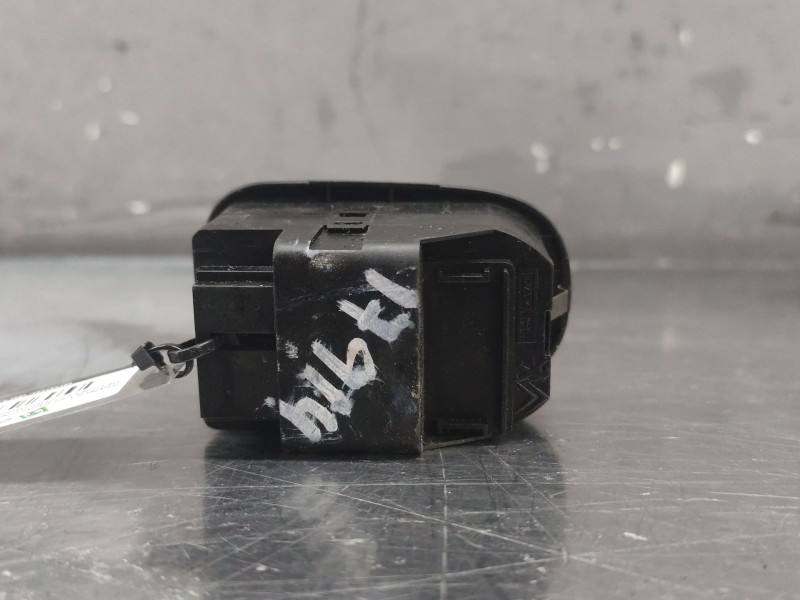 Recambio de mando elevalunas delantero izquierdo para peugeot 206 berlina xr referencia OEM IAM   