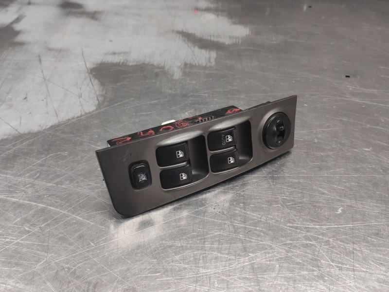 Recambio de mando elevalunas delantero izquierdo para hyundai matrix (fc) 1.5 crdi referencia OEM IAM 9357017100  