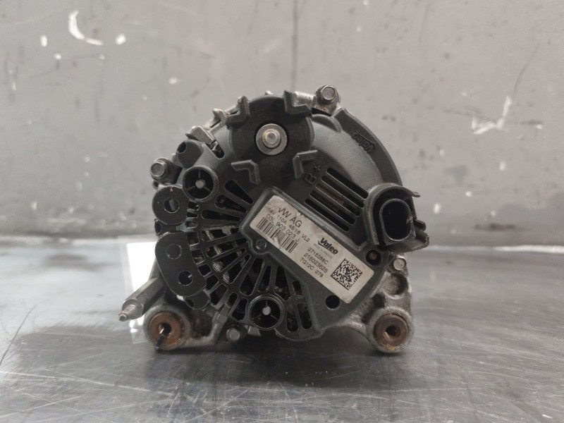 Recambio de alternador para seat leon (5f1) 1.6 tdi referencia OEM IAM 03L903023J 2715268C 216023625