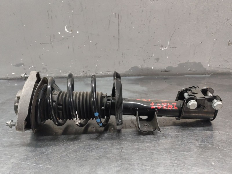 Recambio de amortiguador delantero izquierdo para infiniti q30 1.5 d referencia OEM IAM   