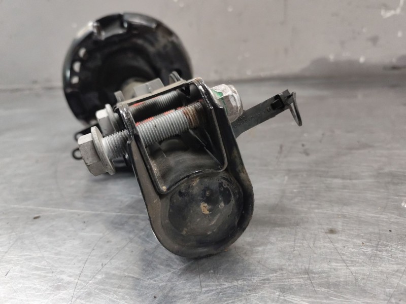 Recambio de amortiguador delantero izquierdo para infiniti q30 1.5 d referencia OEM IAM   