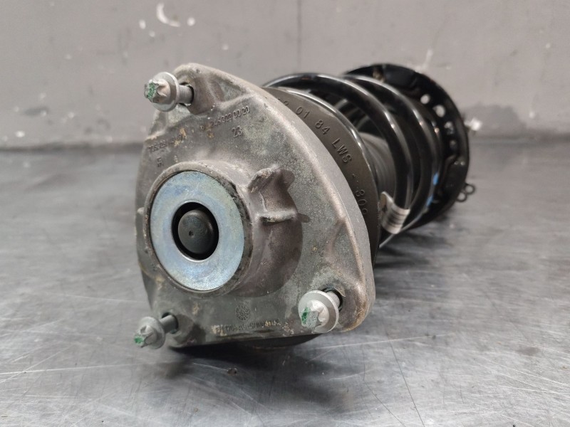 Recambio de amortiguador delantero izquierdo para infiniti q30 1.5 d referencia OEM IAM   