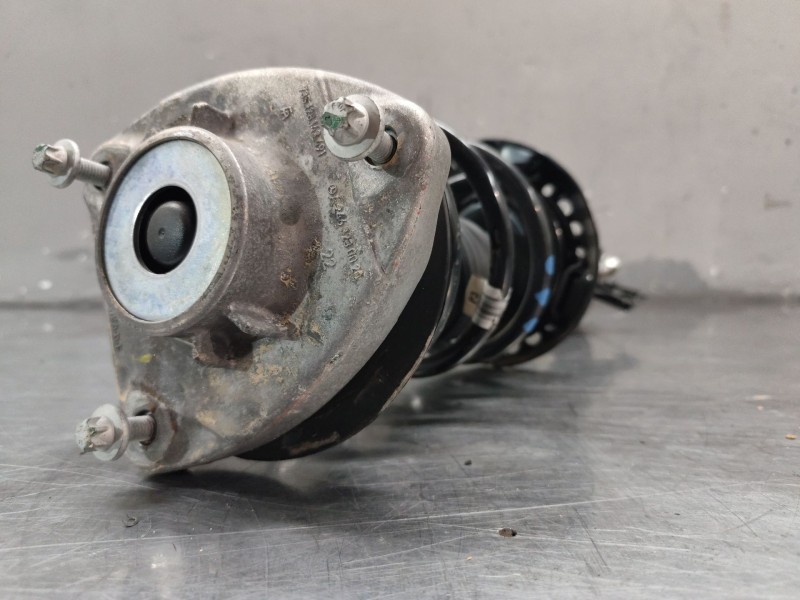 Recambio de amortiguador delantero derecho para infiniti q30 1.5 d referencia OEM IAM   