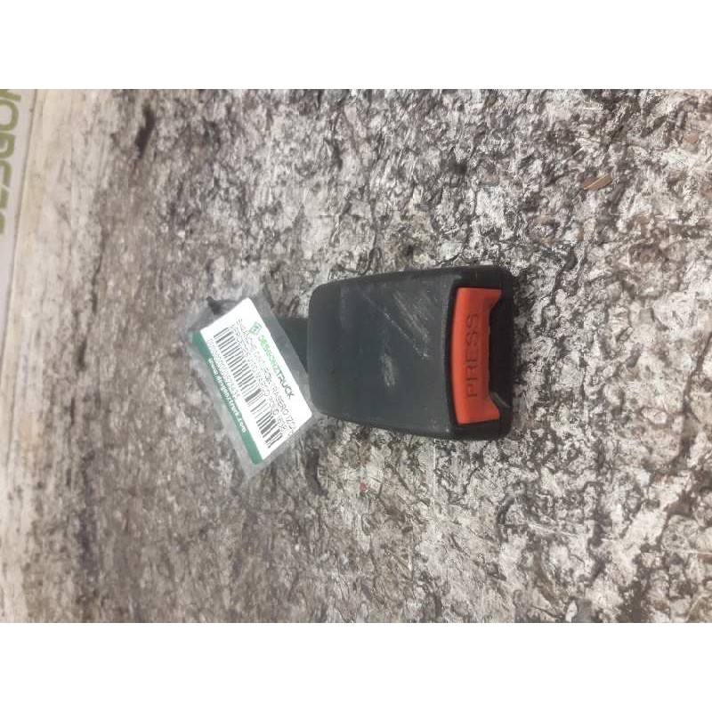 Recambio de enganche cinturon trasero izquierdo para mercedes vito marco polo (638) 112 cdi referencia OEM IAM  2ª FILA 