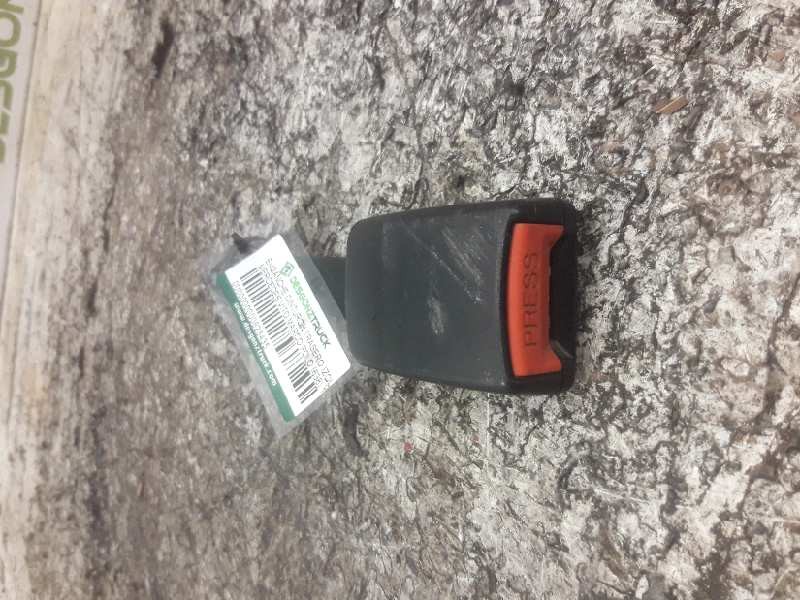 Recambio de enganche cinturon trasero izquierdo para mercedes vito marco polo (638) 112 cdi referencia OEM IAM  2ª FILA 