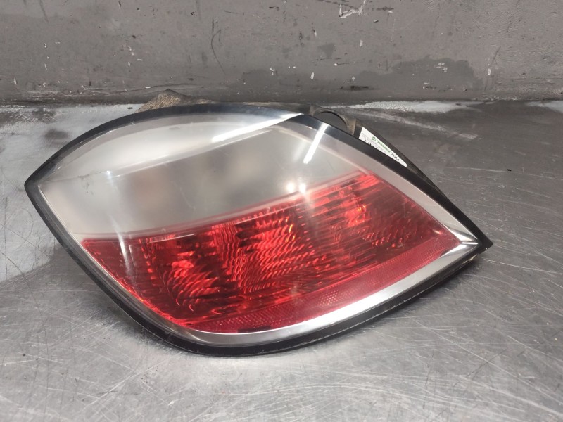 Recambio de piloto trasero derecho para opel astra h ber. 1.7 16v cdti referencia OEM IAM   