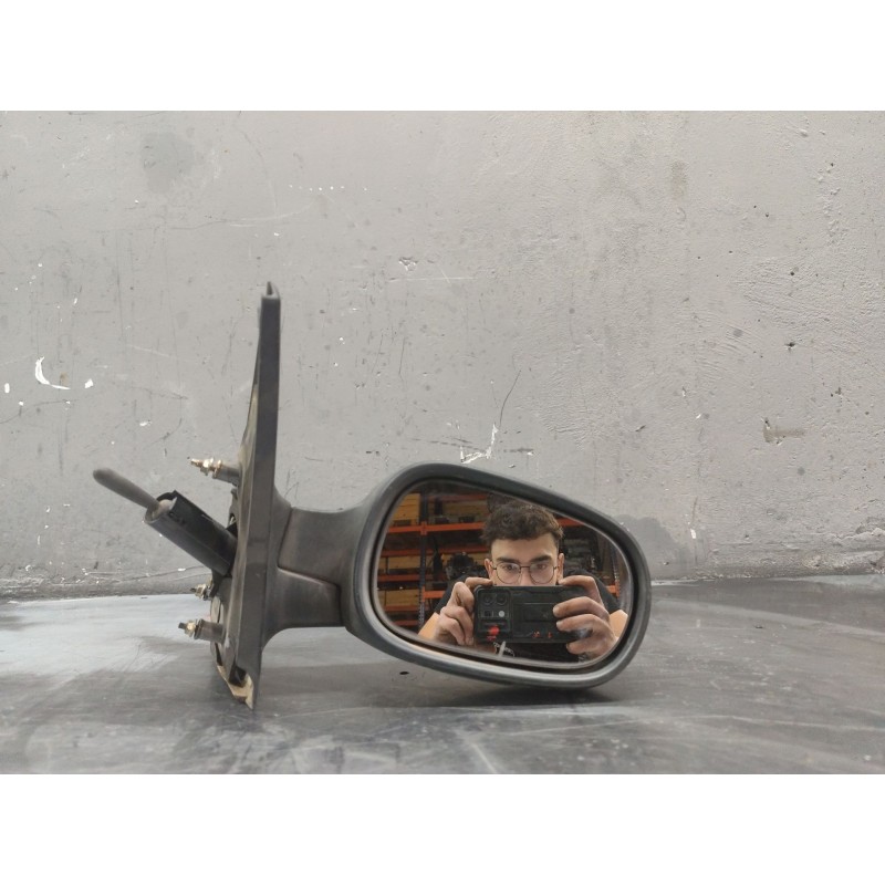 Recambio de retrovisor derecho para renault clio ii (bb_, cb_) 1.5 dci (b/cb08) referencia OEM IAM   