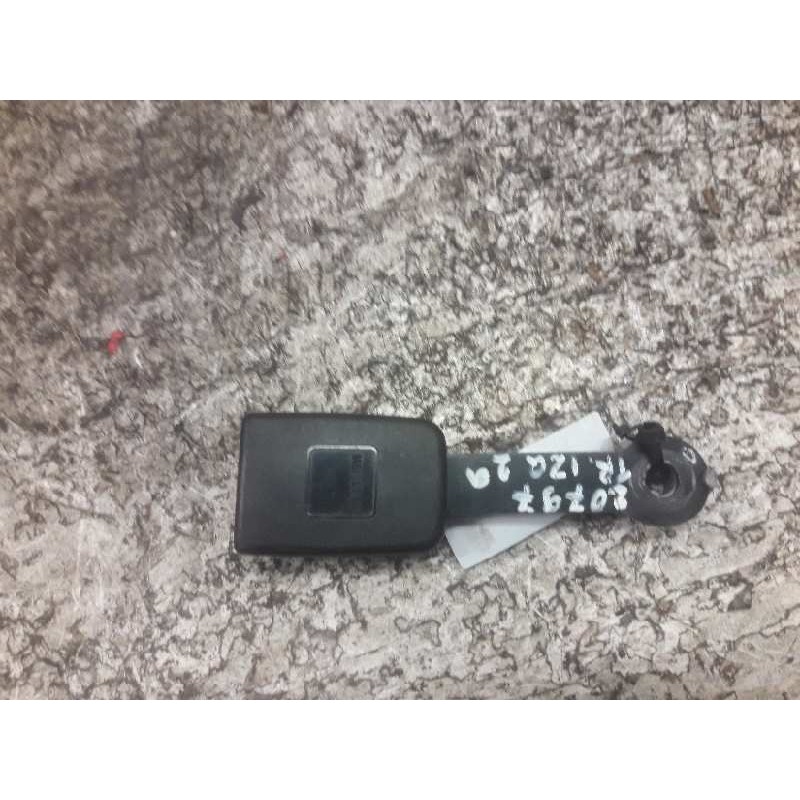 Recambio de enganche cinturon trasero izquierdo para mercedes vito marco polo (638) 112 cdi referencia OEM IAM  2ª FILA 