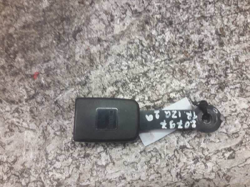 Recambio de enganche cinturon trasero izquierdo para mercedes vito marco polo (638) 112 cdi referencia OEM IAM  2ª FILA 