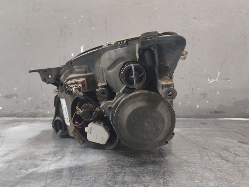 Recambio de faro derecho para opel vectra c berlina club referencia OEM IAM 15588800  