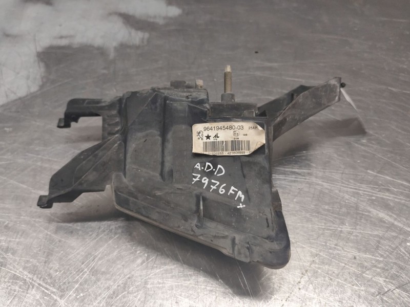 Recambio de faro antiniebla derecho para peugeot 407 st sport pack referencia OEM IAM 964194548003  