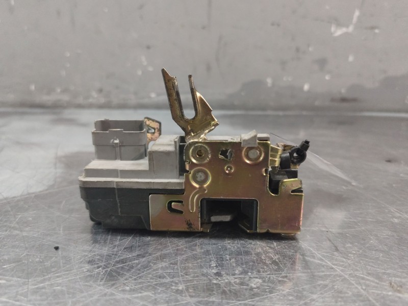Recambio de cerradura puerta delantera izquierda para citroën xsara berlina 1.9 d sx referencia OEM IAM   