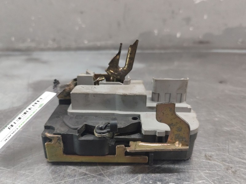 Recambio de cerradura puerta delantera izquierda para citroën xsara berlina 1.9 d sx referencia OEM IAM   