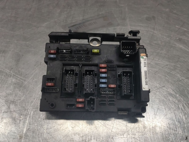 Recambio de bsm caja fusibles para peugeot 206 berlina x-line referencia OEM IAM 9657608880  