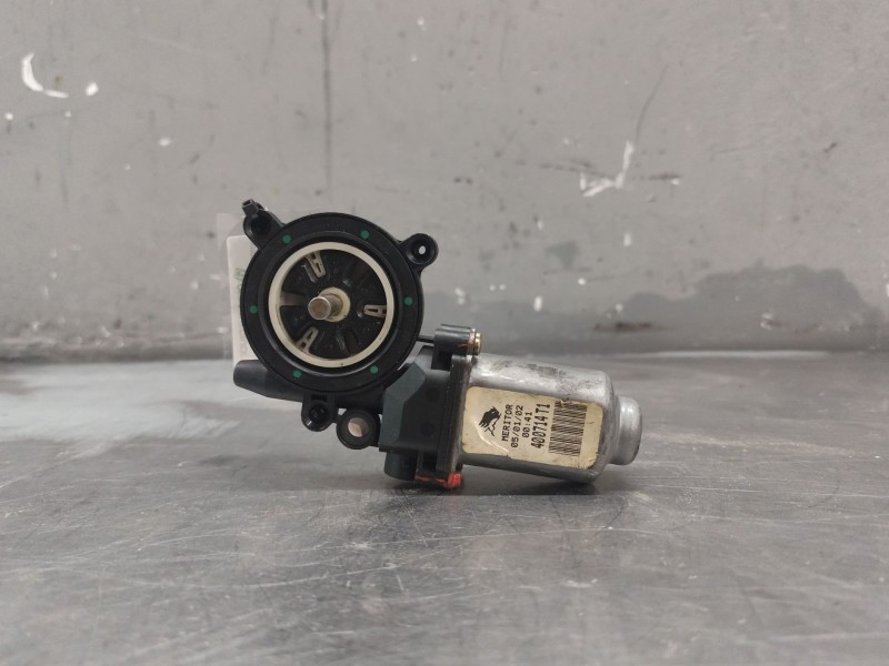 Recambio de motor elevalunas delantero derecho para nissan primera berlina (p12) acenta referencia OEM IAM 400714T1  