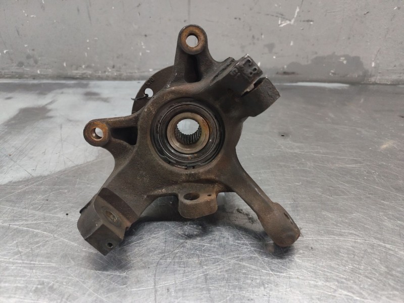 Recambio de mangueta delantera izquierda para renault master ii phase 2 bus 2.5 diesel referencia OEM IAM   