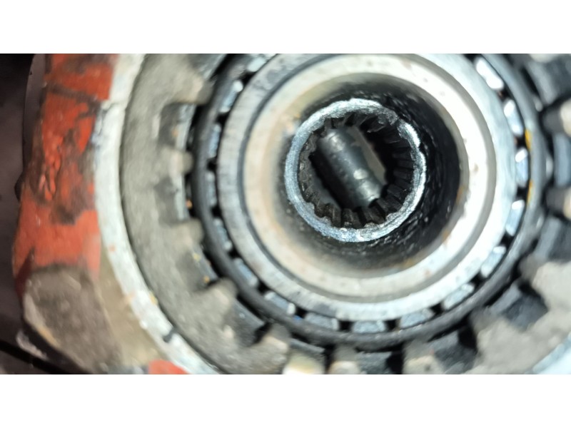 Recambio de grupo para nissan trade 100 3.0 turbodiesel referencia OEM IAM  RELACION:8X43 16 ESTRIAS PALIER