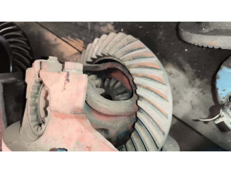 Recambio de grupo para nissan trade 100 3.0 turbodiesel referencia OEM IAM  RELACION:8X35 16 ESTRIAS PALIER