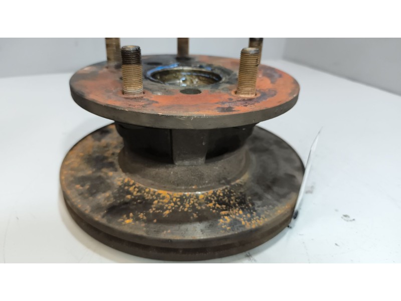 Recambio de buje delantero para nissan cabstar e 3.0 diesel referencia OEM IAM 402049X201  