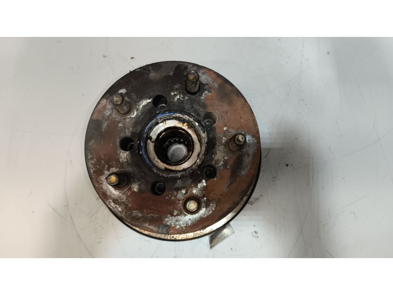 Recambio de buje delantero para nissan cabstar e 3.0 diesel referencia OEM IAM 402049X201  