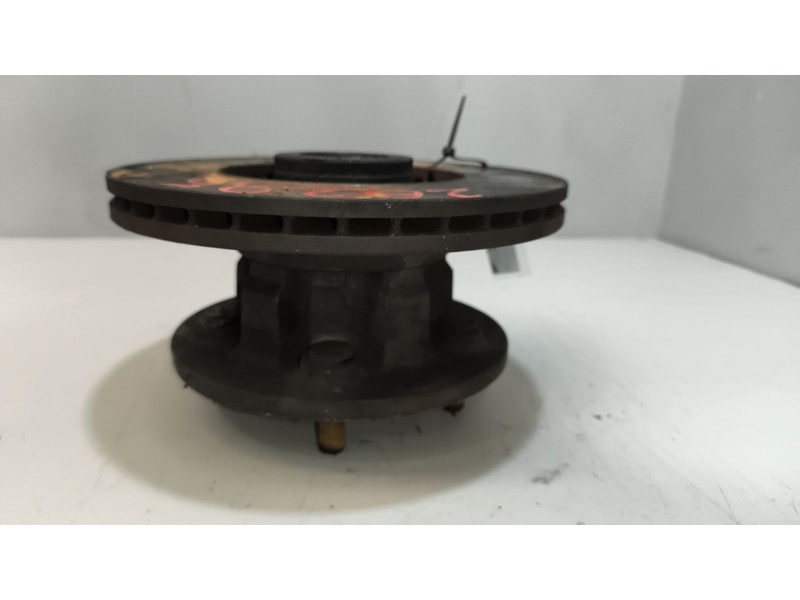 Recambio de buje delantero para nissan cabstar e 3.0 diesel referencia OEM IAM 402049X201  