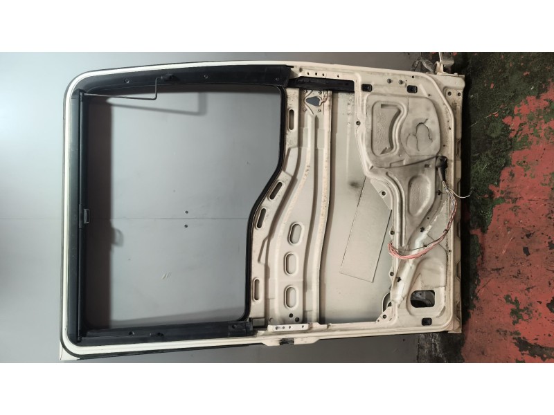 Recambio de puerta delantera izquierda para man tgx 18.xxx fg / 4x2 bl xl referencia OEM IAM 81626004129  