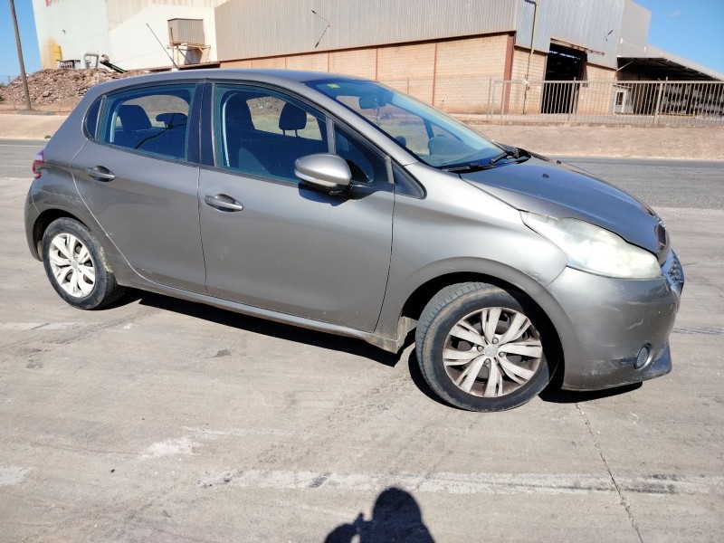 peugeot 208 i (ca_, cc_) del año 2014