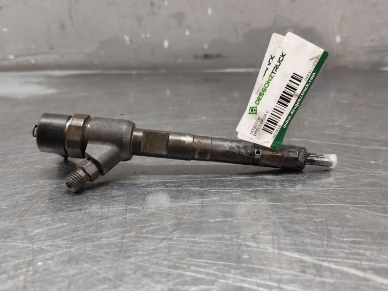 Recambio de inyector para opel corsa c blue line referencia OEM IAM 0445110083  