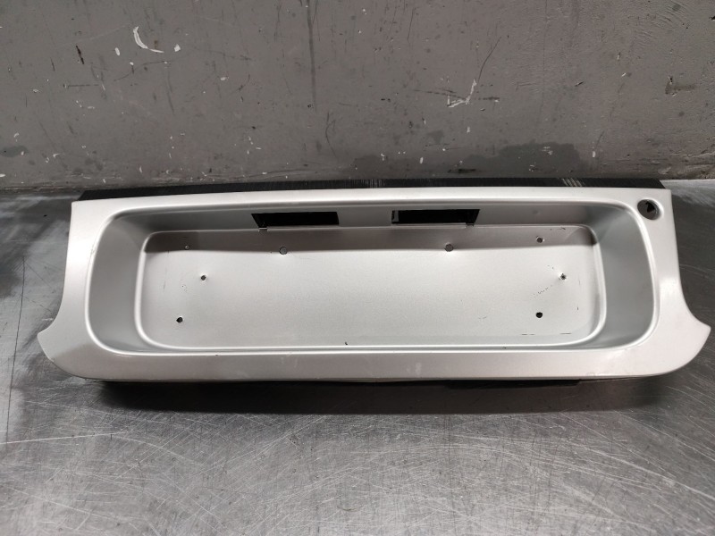 Recambio de portamatriculas para toyota celica (t20) 1.8 16v cat referencia OEM IAM 750822029  