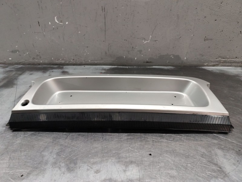 Recambio de portamatriculas para toyota celica (t20) 1.8 16v cat referencia OEM IAM 750822029  