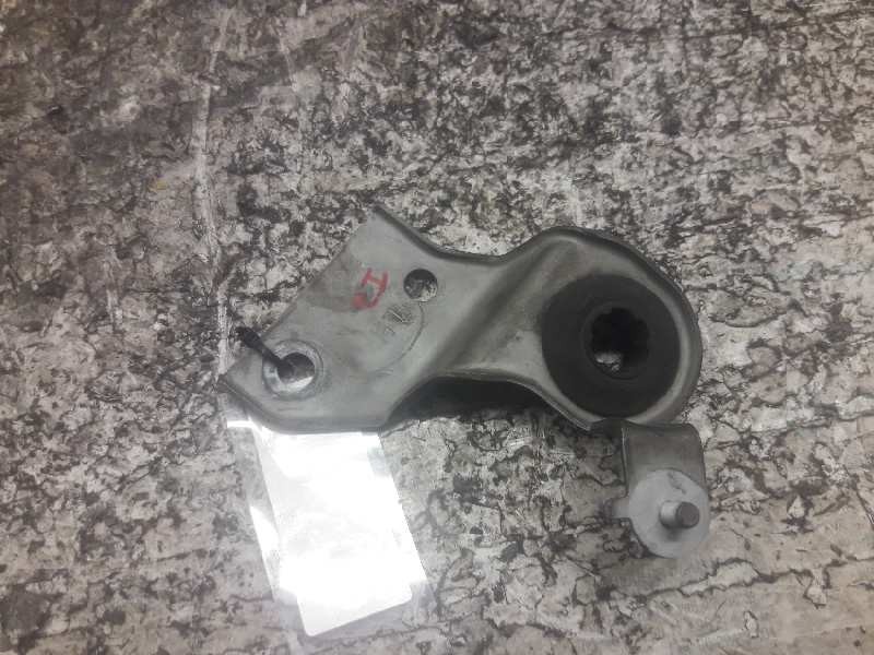 Recambio de soporte para mazda 626 berlina (gf) 2.0 ditd ac referencia OEM IAM   