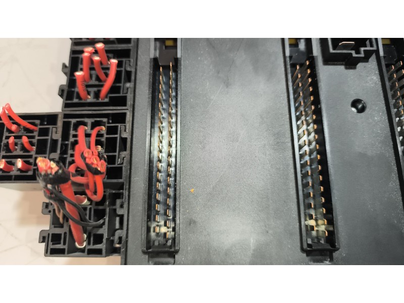 Recambio de caja reles / fusibles para daf serie xf105.xxx 12.9 diesel referencia OEM IAM 1795419  