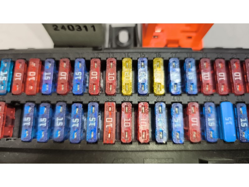 Recambio de caja reles / fusibles para daf serie xf105.xxx 12.9 diesel referencia OEM IAM 1795419  