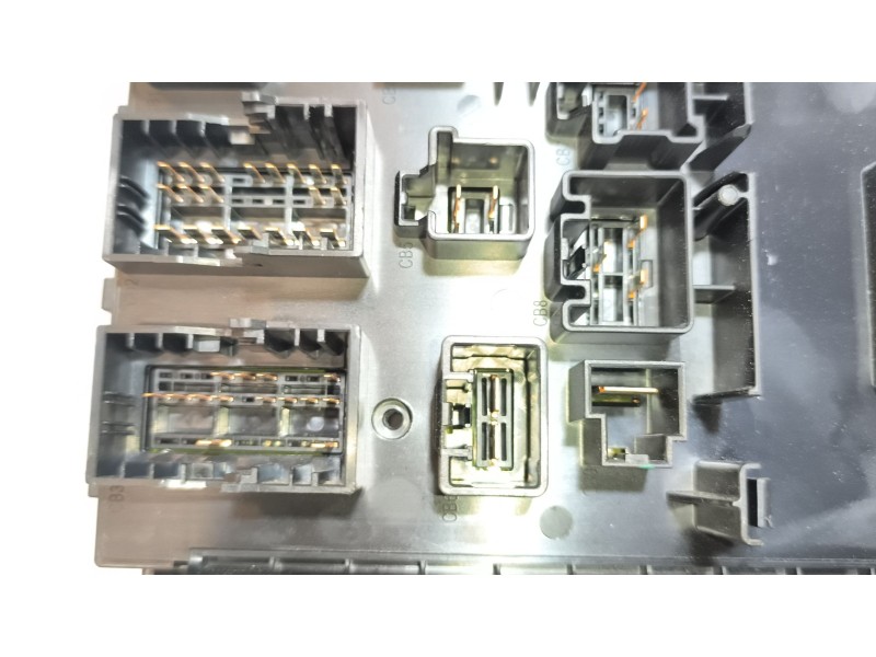 Recambio de caja reles / fusibles para renault serie t 10.8 diesel referencia OEM IAM 22619991 7422619994 