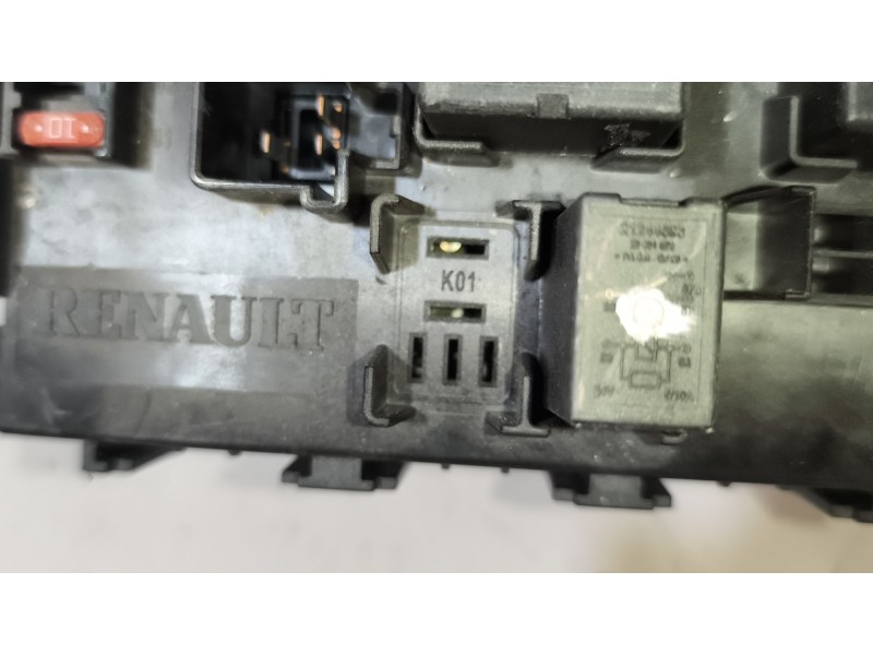Recambio de caja reles / fusibles para renault serie t 10.8 diesel referencia OEM IAM 22619991 7422619994 