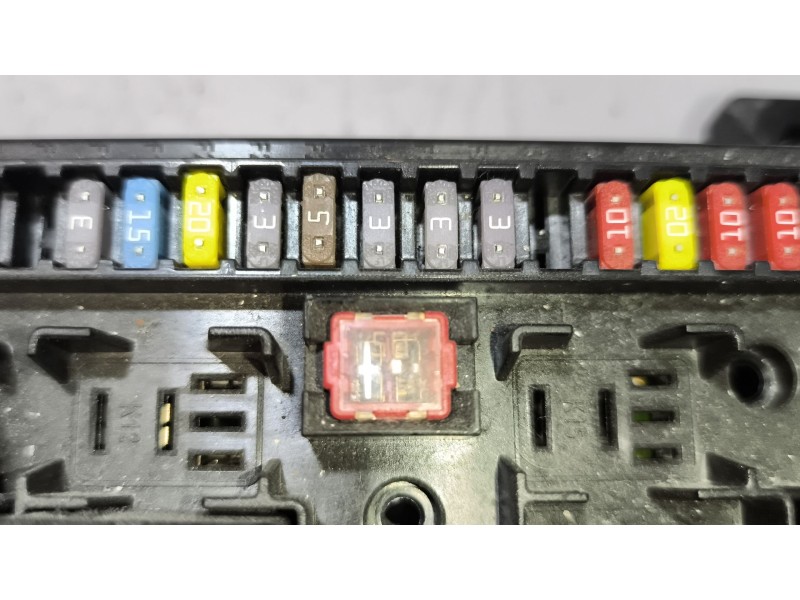 Recambio de caja reles / fusibles para renault serie t 10.8 diesel referencia OEM IAM 22619991 7422619994 